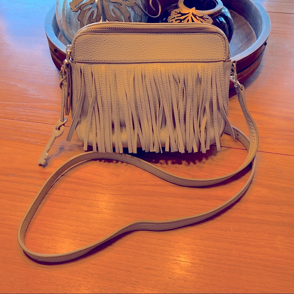 NWT Fossil Leather Sydney Light Gray C-Body